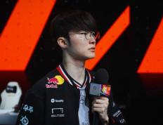 Faker认为T1四名队友是最强的LOL选手
