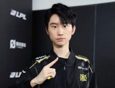 LOL世界冠军转型刀塔，大(dà)主播迎直播第二春，人气比玩LOL还高！