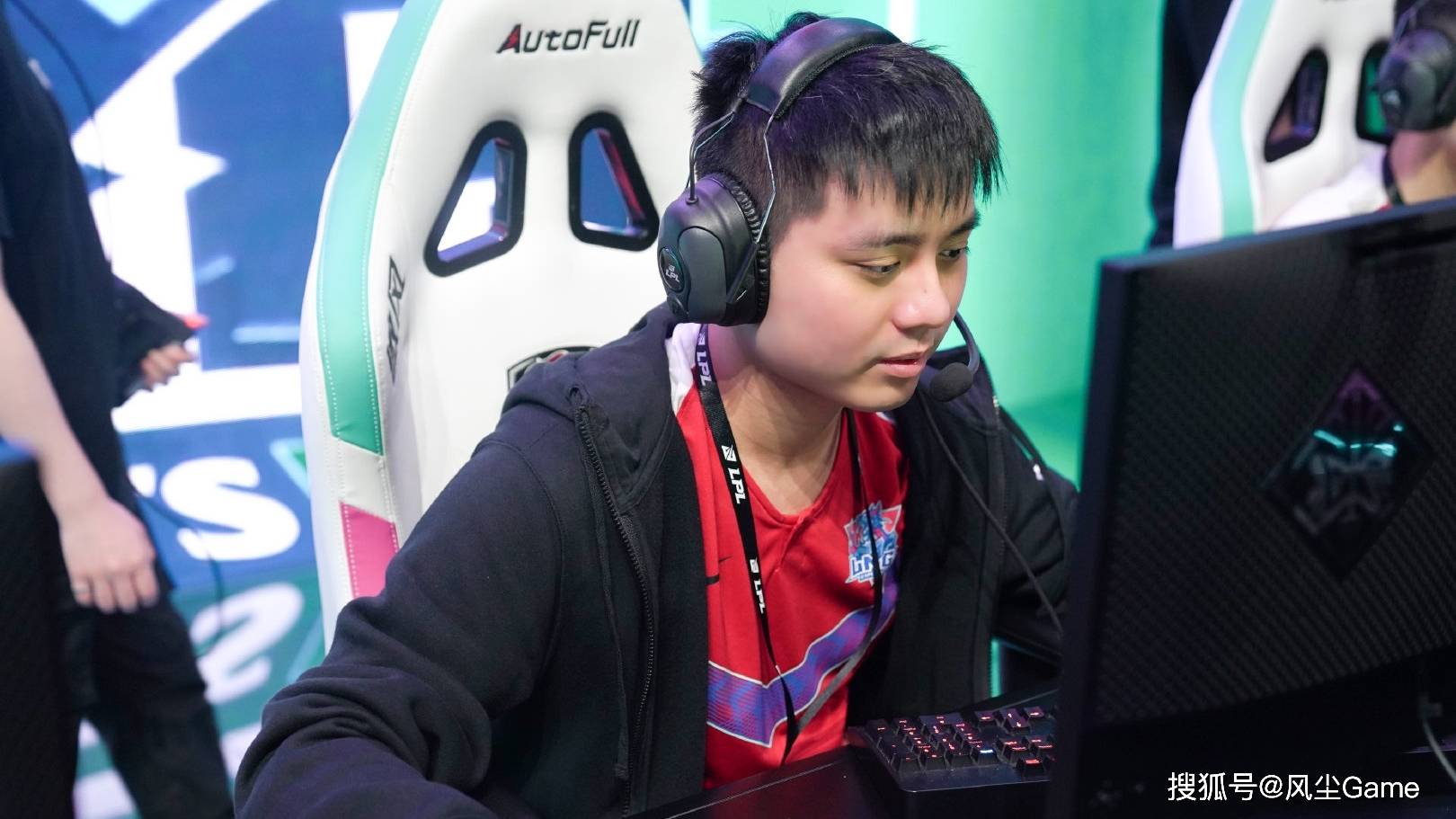 LOL全华班晋级世界赛！Karsa泪灑(sǎ)赛场，FoFo：我真(zhēn)的有罪？