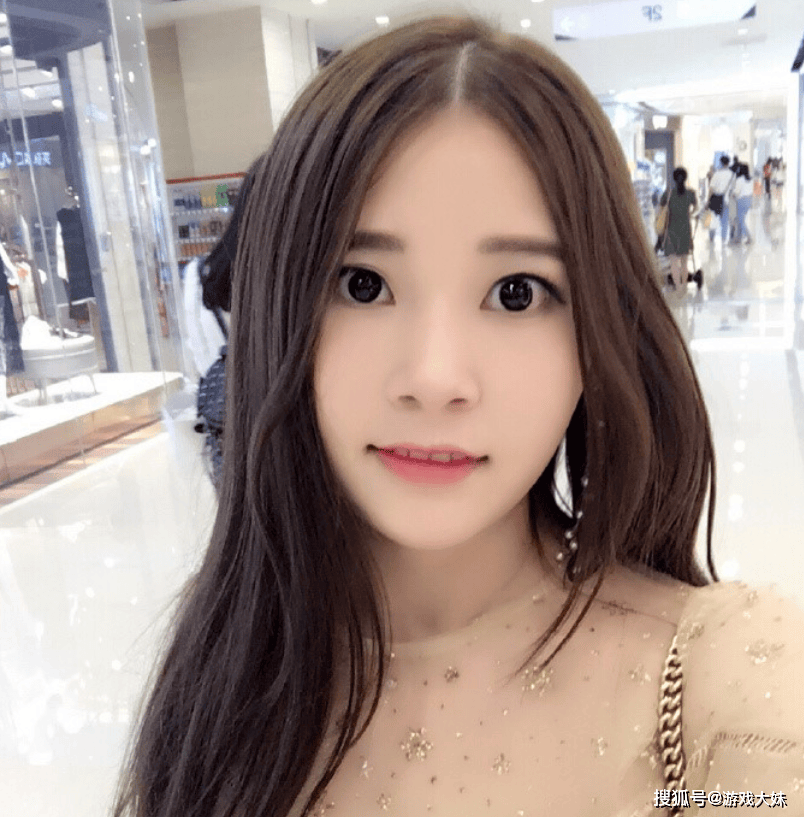 知名LOL女主播复播，辟谣自己生娃造谣，回归只想擦边赚钱