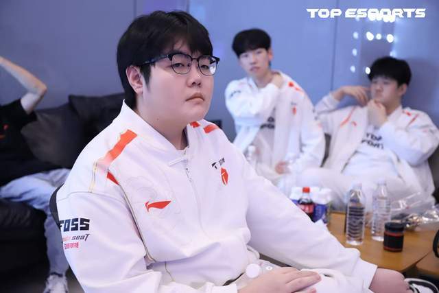 LPL季后賽(sài)：TES大战AL，胜者与BLG争夺联賽(sài)冠军！