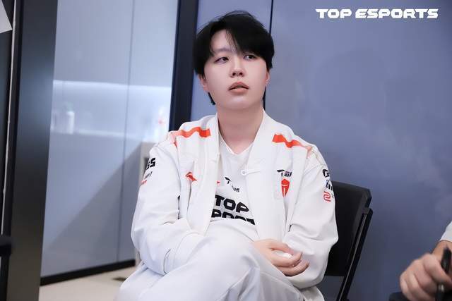 第三賽(sài)段总決(jué)賽(sài)：TES与BLG的终局之战，银龍(lóng)杯与一号种子(zi)的归属！