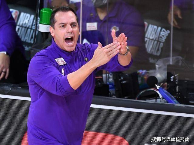 LOL比赛设置局内战术暂停？为什么我觉得此举很抽(chōu)象，不可行(xíng)！