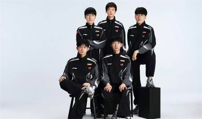 【一竞技1JingJi】LOL:LPL首支至臻全华班诞生 AL新(xīn)教练打脸Tabe