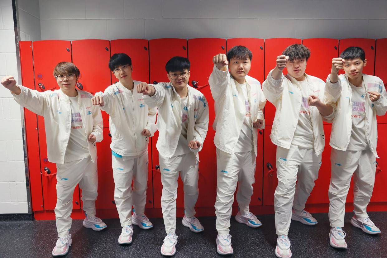 LOL主播集体遭遇(yù)瓶颈期(qī)！UZI感叹直播没人看：要(yào)是卢本伟還(hái)在就好了