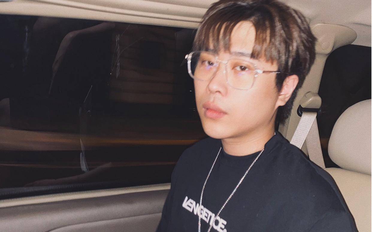 LOL主播集体遭遇(yù)瓶颈期(qī)！UZI感叹直播没人看：要(yào)是卢本伟還(hái)在就好了