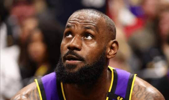 湖(hú)人官方媒体回击球迷质疑季中赛冠军，却被詹姆斯言论打脸