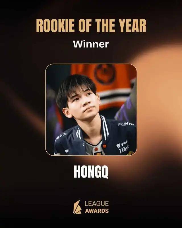 LOL新老交替,Chovy力(lì)压Faker拿年度选手,新王登基