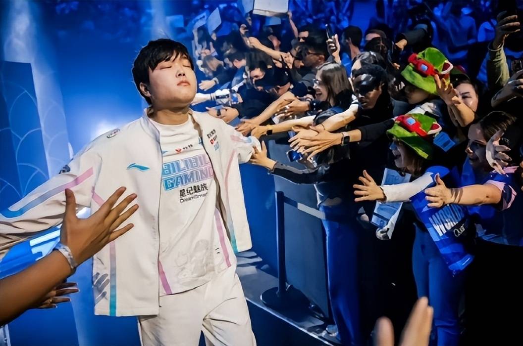 新赛季给bin哥玩爽了？直呼这是LOL最好的版本，对我是大加强